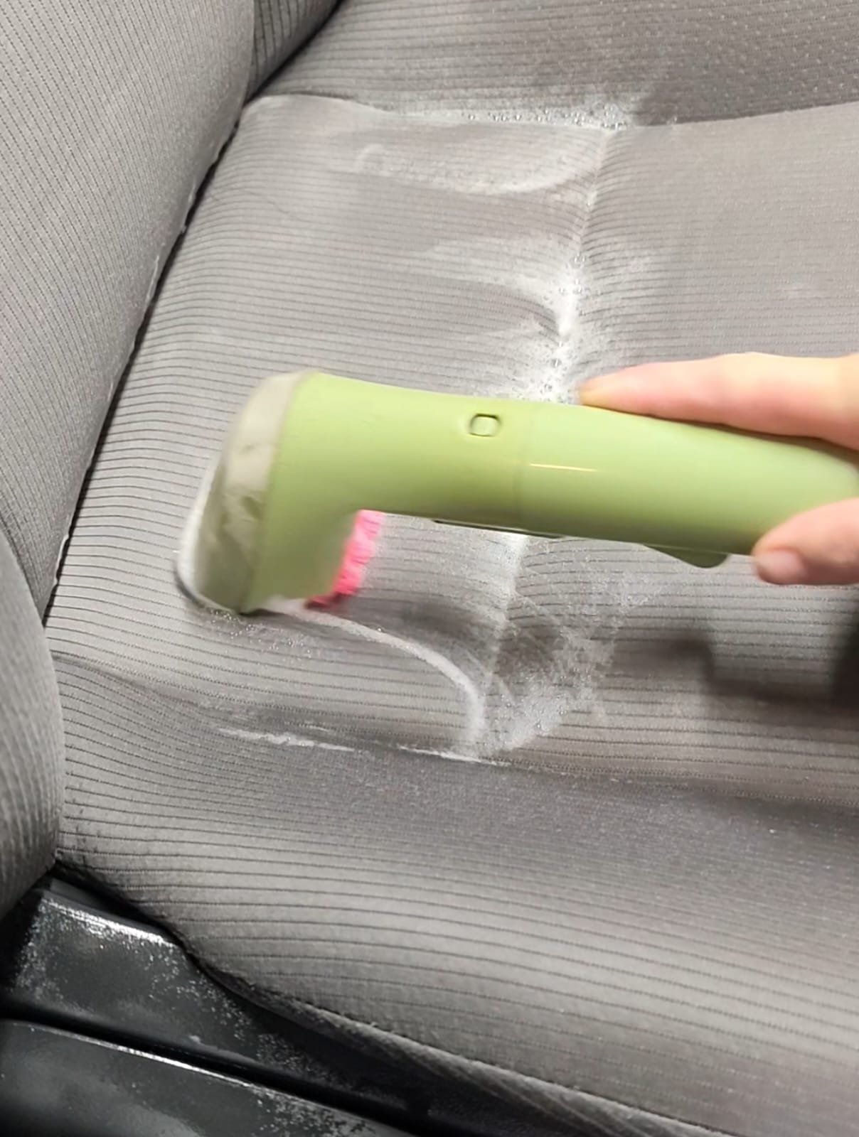 Limpeza técnica de tecido em banco automotivo